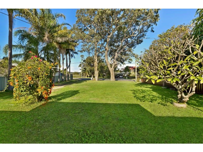 34 Moss Avenue, Toukley NSW 2263