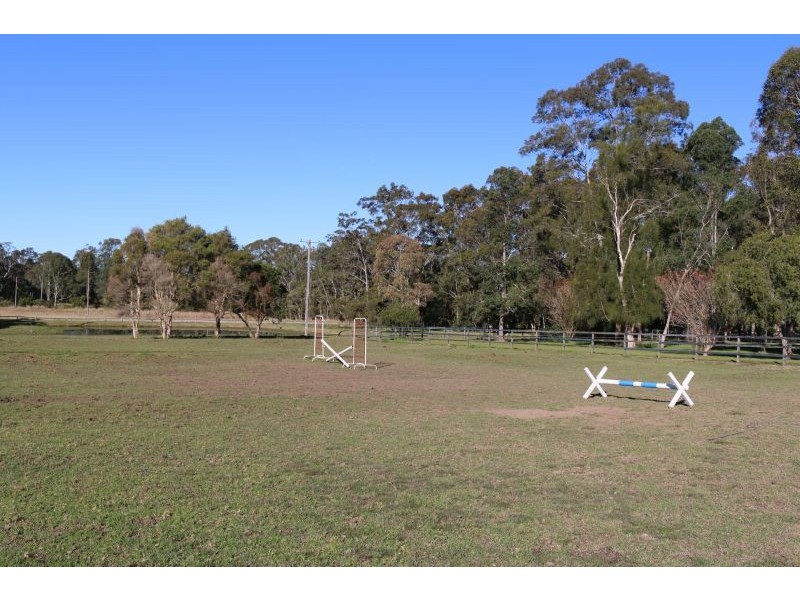 11 Brookfield Close, Jilliby NSW 2259