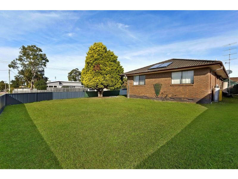74 Manuka Parade, Gorokan NSW 2263