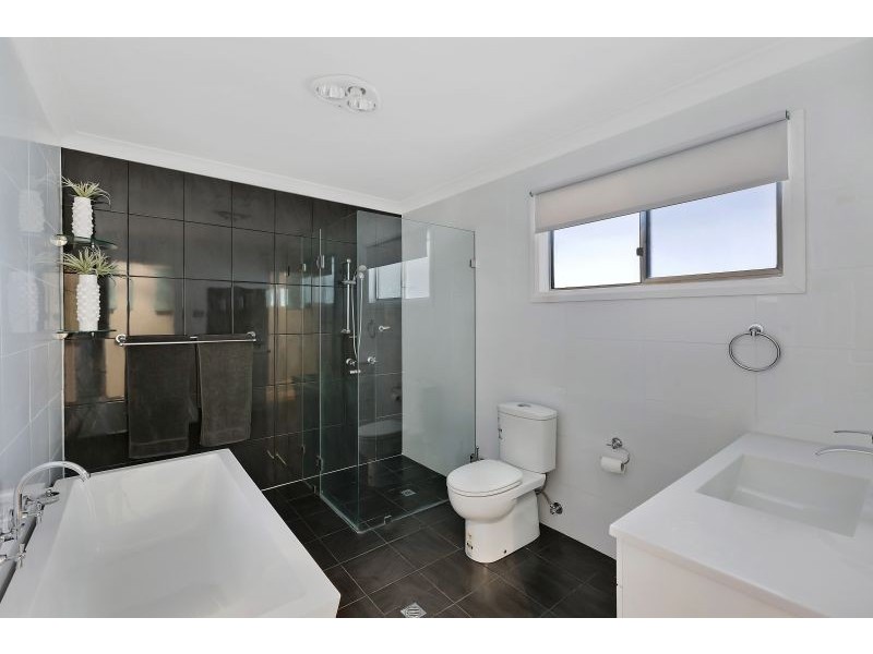 26 Middlesex Avenue, Gorokan NSW 2263