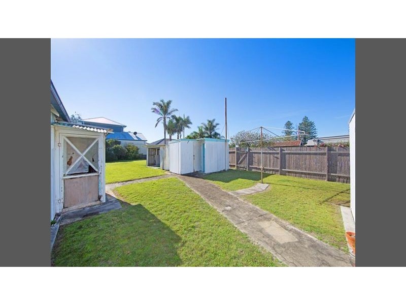 10 Yethonga Avenue, Blue Bay NSW 2261