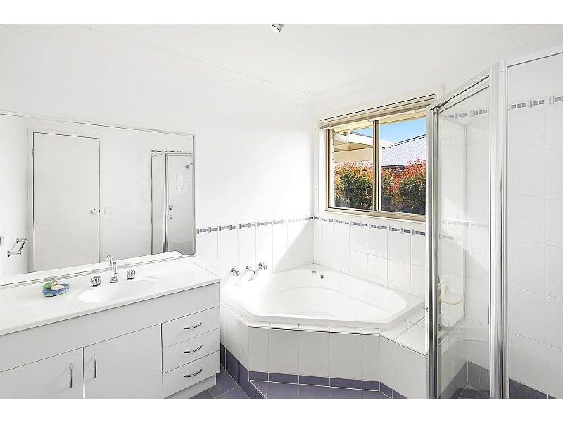 4 Viewfield Crescent, Woongarrah NSW 2259