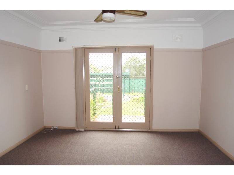 25 Warner Avenue, Wyong NSW 2259