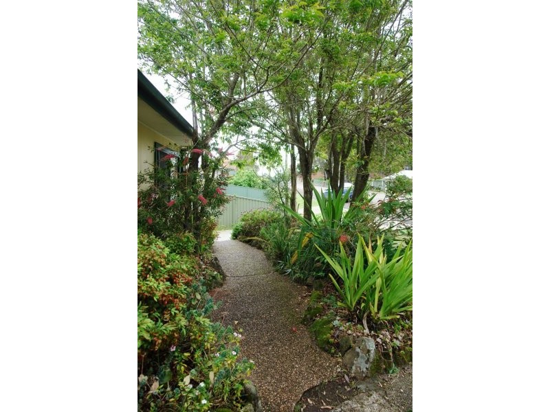 25 Warner Avenue, Wyong NSW 2259