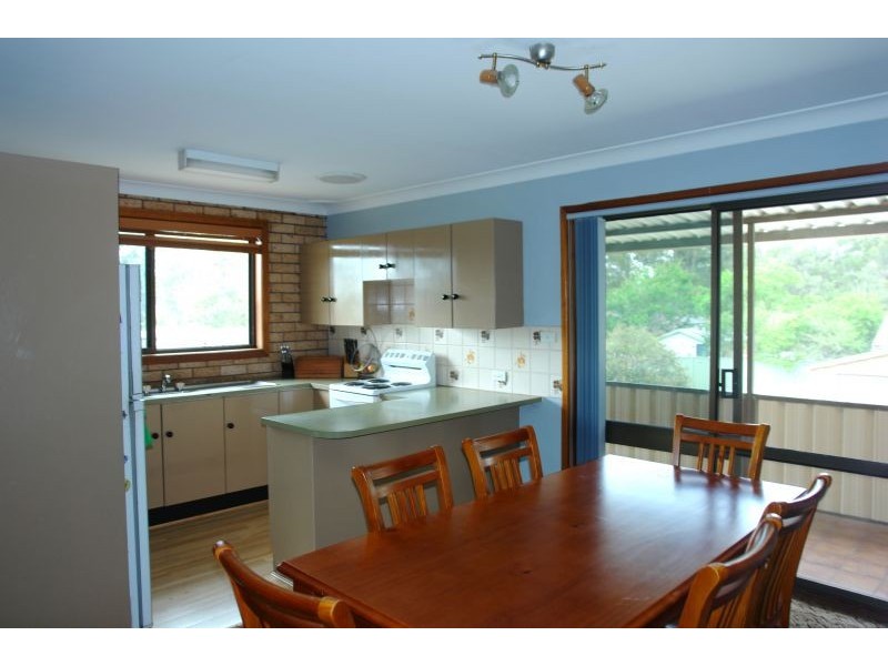 10 Hunter Street, Charmhaven NSW 2263