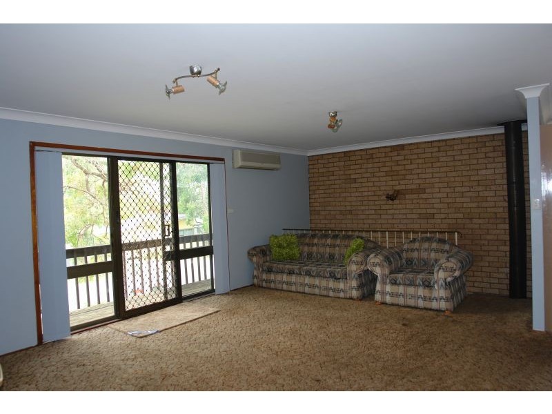 10 Hunter Street, Charmhaven NSW 2263