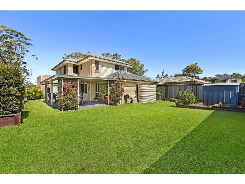 8 Drovers Way, Wadalba NSW 2259