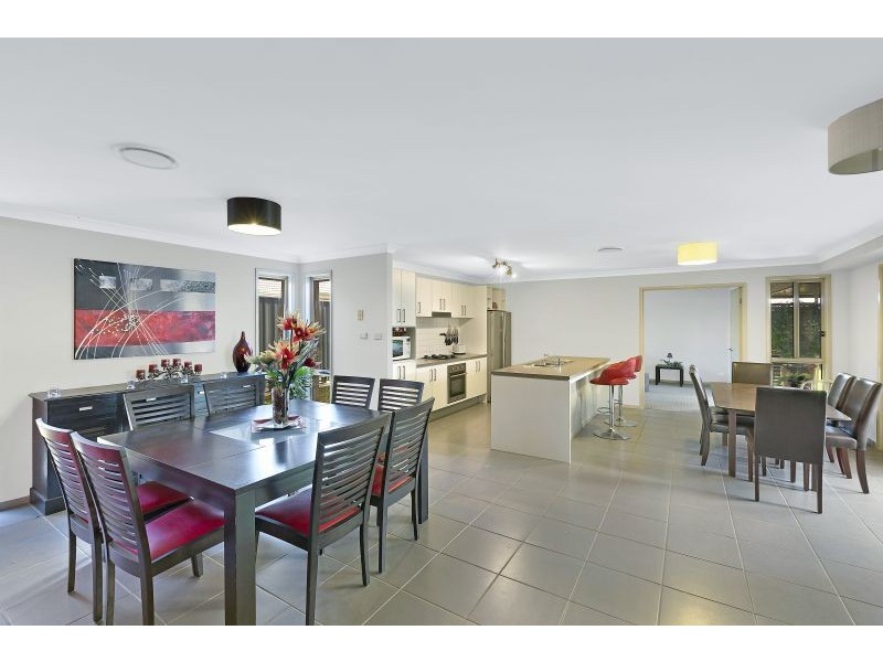 8 Drovers Way, Wadalba NSW 2259