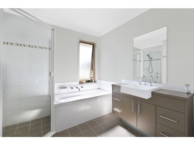 8 Drovers Way, Wadalba NSW 2259