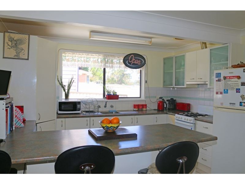 10 Cambridge Avenue, Kanwal NSW 2259