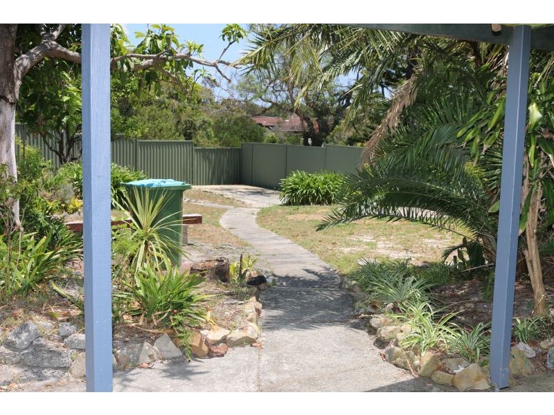 17 Soldiers Point Drive, Norah Head NSW 2263