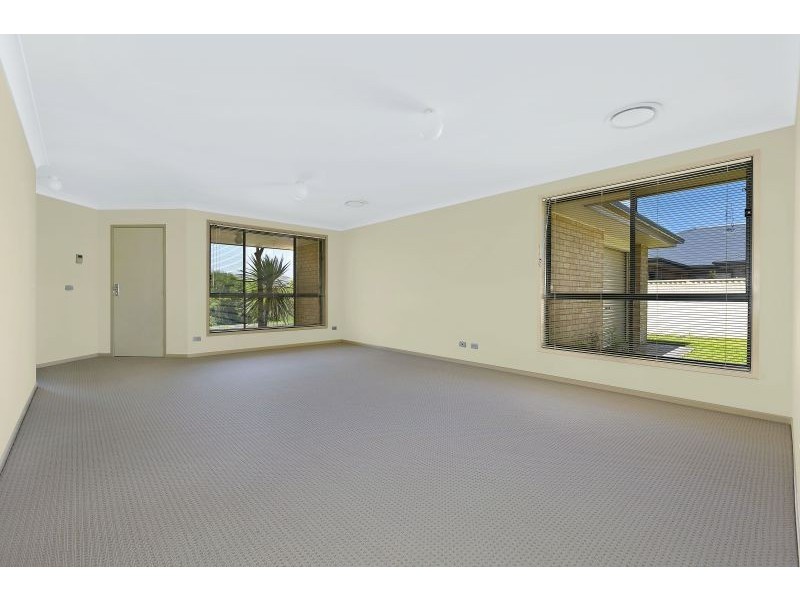 16 Viewfield Cres, Woongarrah NSW 2259