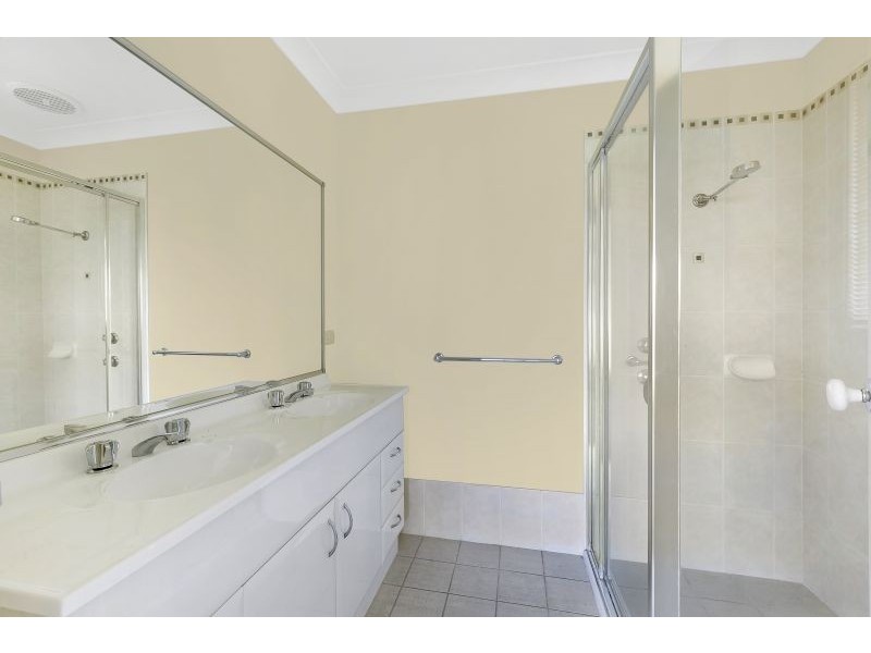 16 Viewfield Cres, Woongarrah NSW 2259