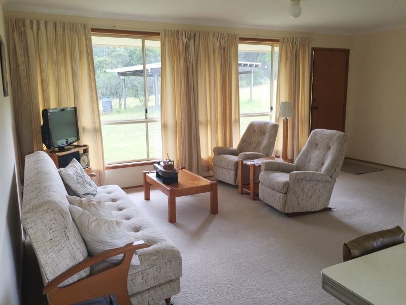 18 Toepfers Road, Wyee NSW 2259