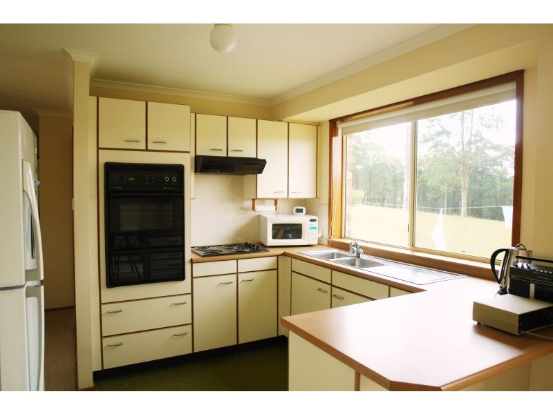 18 Toepfers Road, Wyee NSW 2259