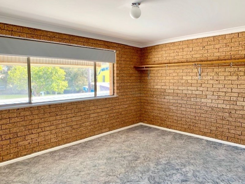 7/4 Ocean Street (Upstairs Flat), Budgewoi NSW 2262