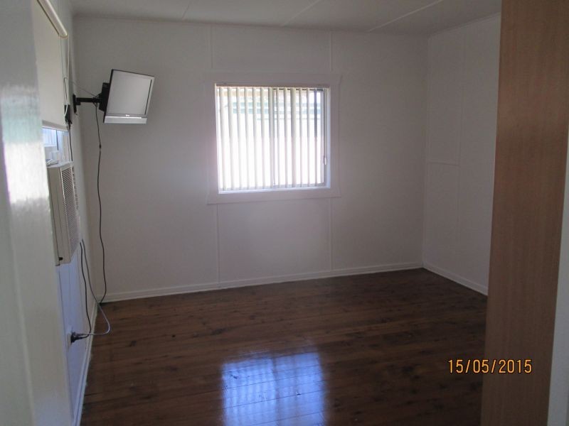 11 Cadonia Road, Tuggerawong NSW 2259