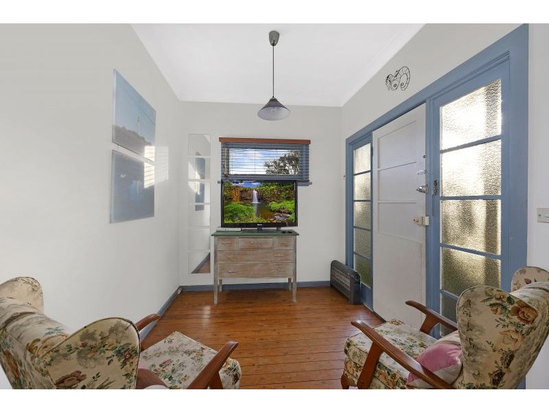 9 Dalnott Road, Gorokan NSW 2263
