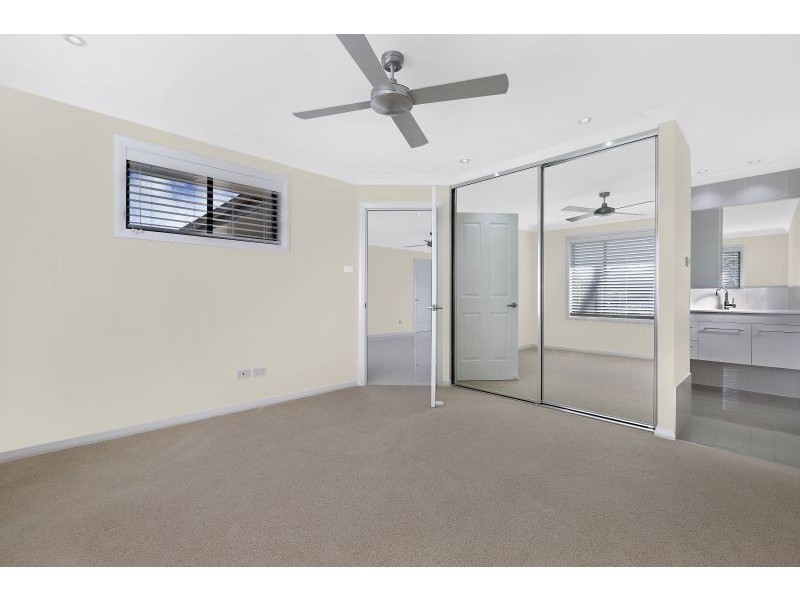 16a Kalulah Avenue, Gorokan NSW 2263