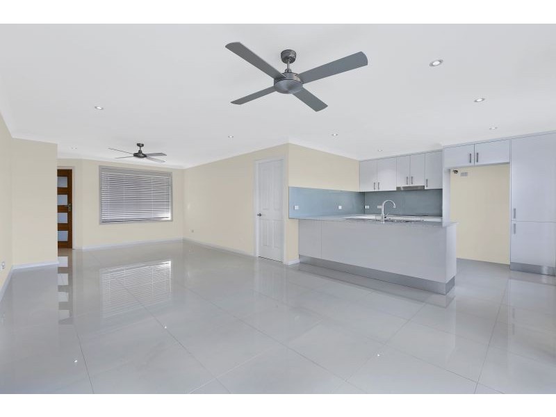 16a Kalulah Avenue, Gorokan NSW 2263