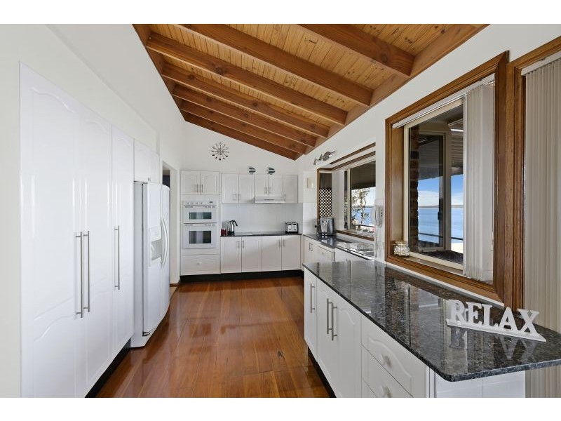 84 Marks Road, Gorokan NSW 2263