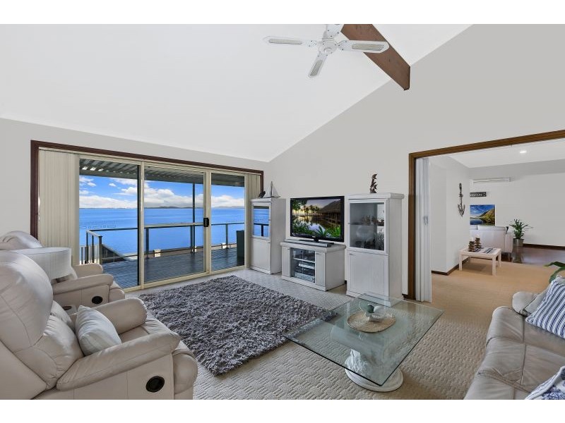 84 Marks Road, Gorokan NSW 2263