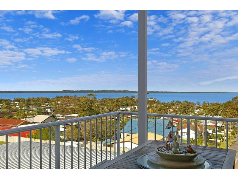 19 Leslie Avenue, Gorokan NSW 2263