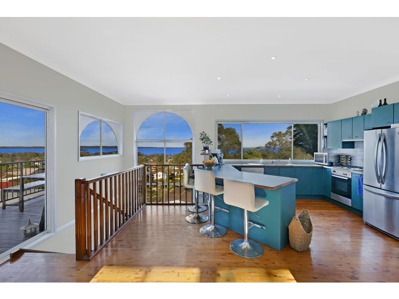 19 Leslie Avenue, Gorokan NSW 2263