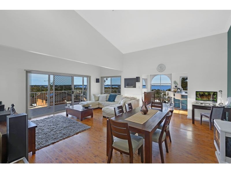 19 Leslie Avenue, Gorokan NSW 2263