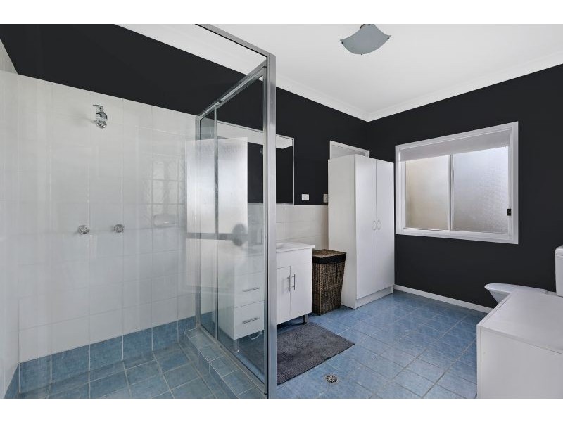 19 Leslie Avenue, Gorokan NSW 2263