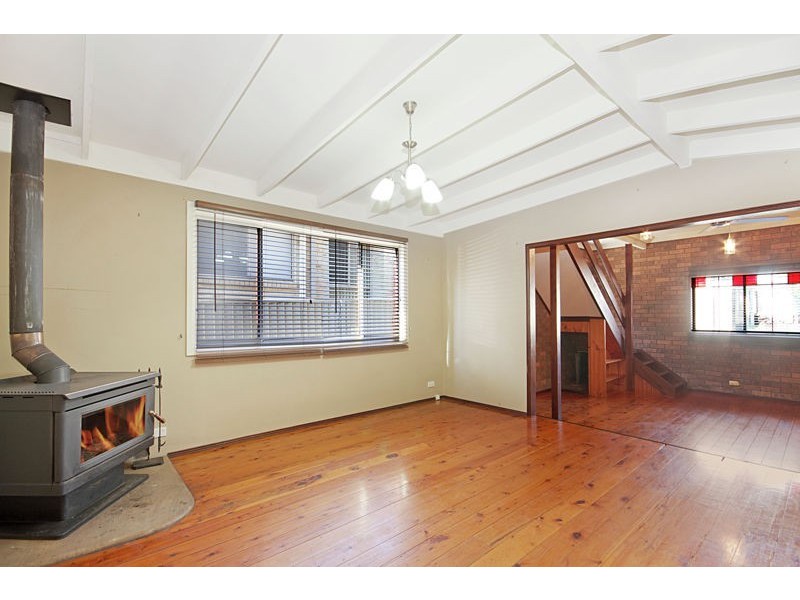 8 Ocean View Road, Gorokan NSW 2263