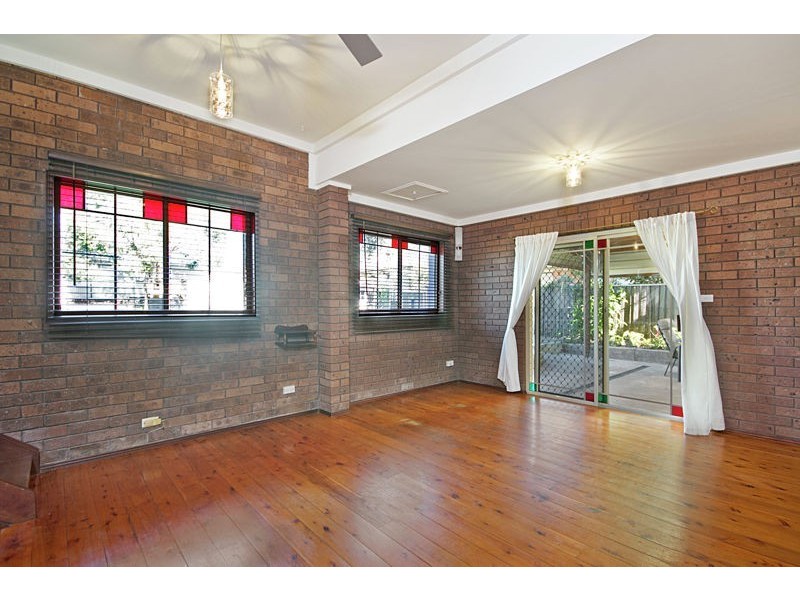 8 Ocean View Road, Gorokan NSW 2263