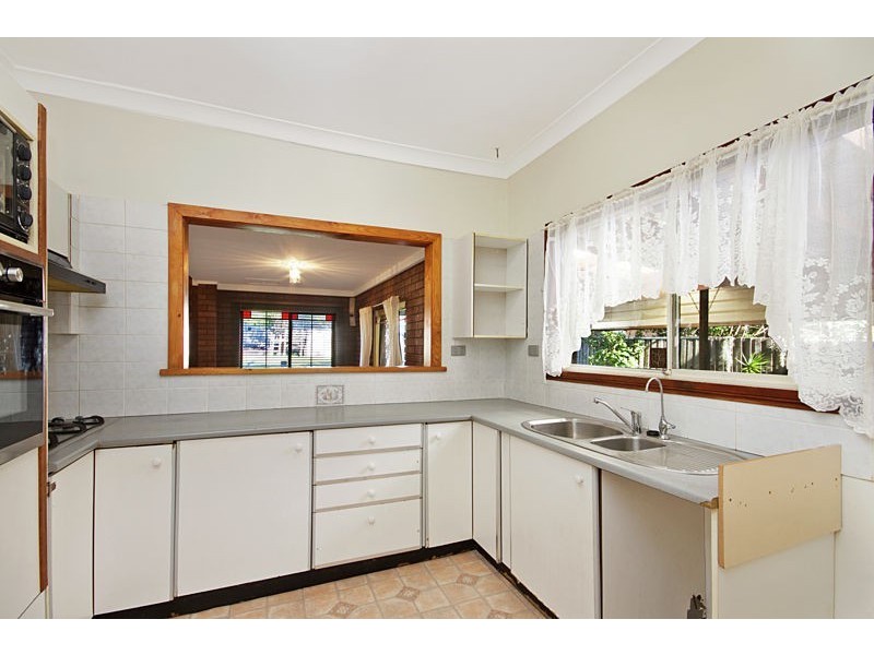 8 Ocean View Road, Gorokan NSW 2263