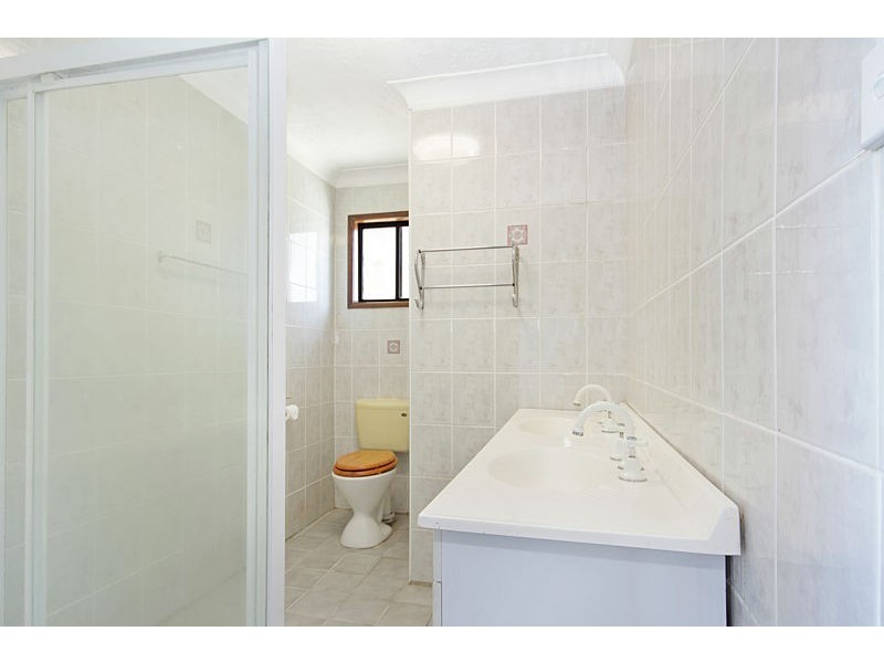 8 Ocean View Road, Gorokan NSW 2263