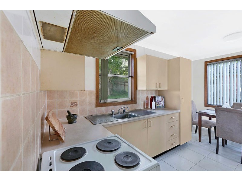 30 Owen Ave, Wyong NSW 2259