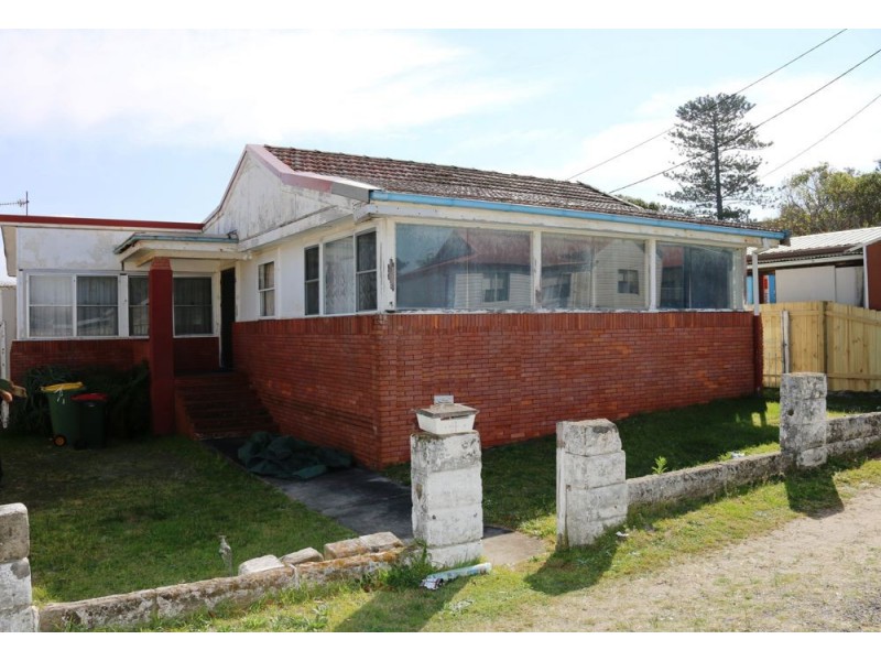 4 Brogden Road, The Entrance North NSW 2261