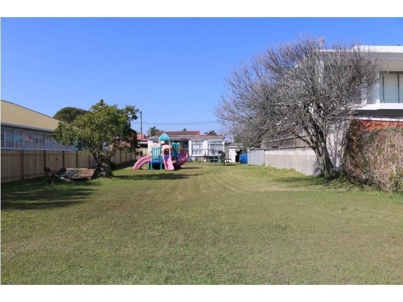 4 Brogden Road, The Entrance North NSW 2261