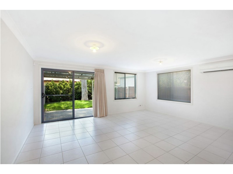 4a Crown Street, Toukley NSW 2263