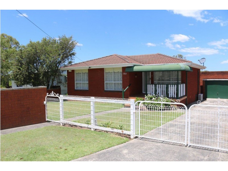 162 Wallarah Road, Gorokan NSW 2263