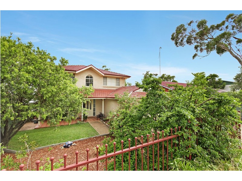 17 Sabrina Avenue, Bateau Bay NSW 2261