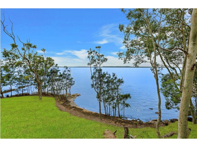 142A Tuggerawong Road (1 Karthina Crescent), Wyongah NSW 2259