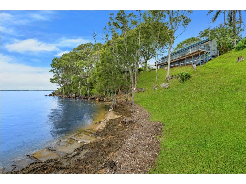 142A Tuggerawong Road (1 Karthina Crescent), Wyongah NSW 2259