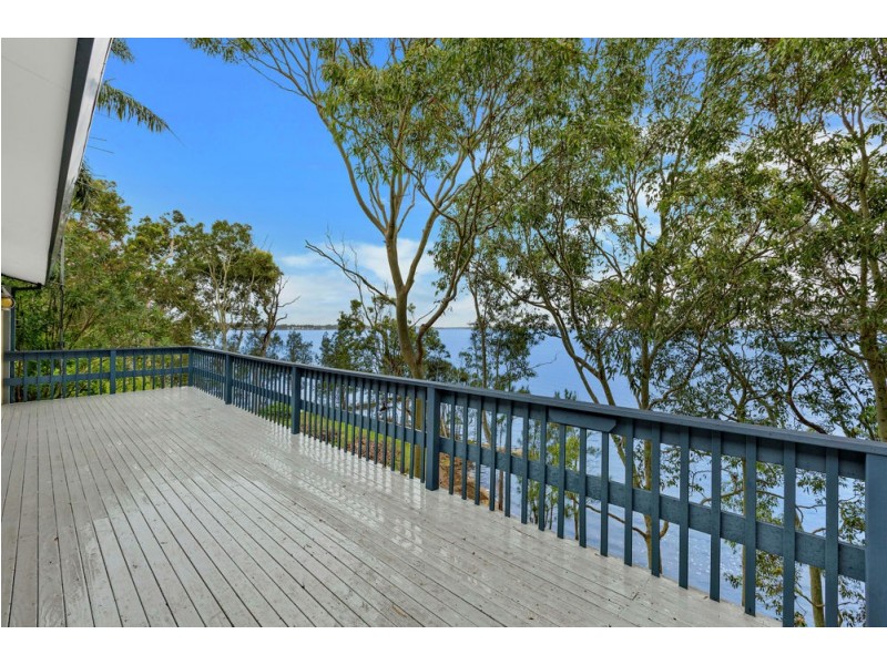 142A Tuggerawong Road (1 Karthina Crescent), Wyongah NSW 2259