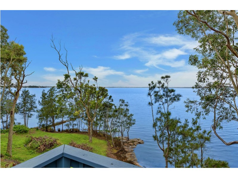 142A Tuggerawong Road (1 Karthina Crescent), Wyongah NSW 2259