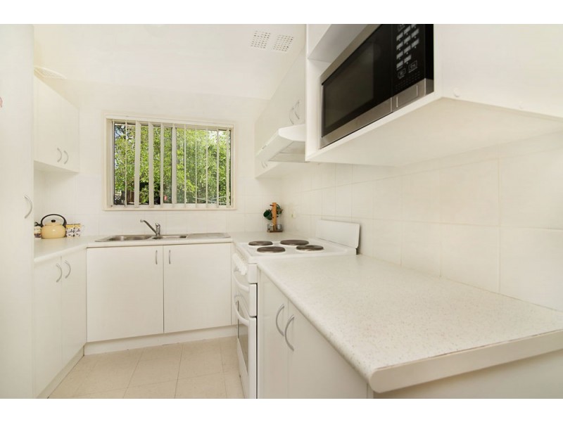 4 Kynan Cl, Lake Haven NSW 2263