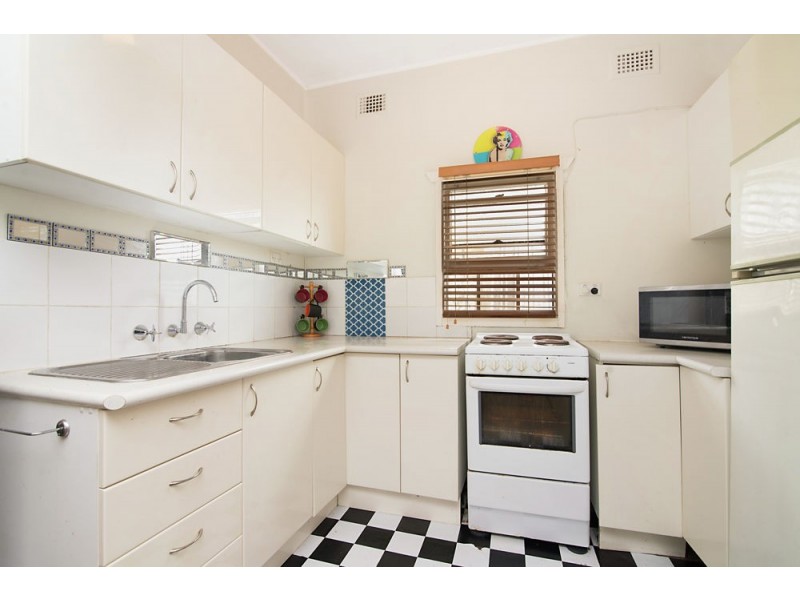 2 Vena Avenue, Gorokan NSW 2263