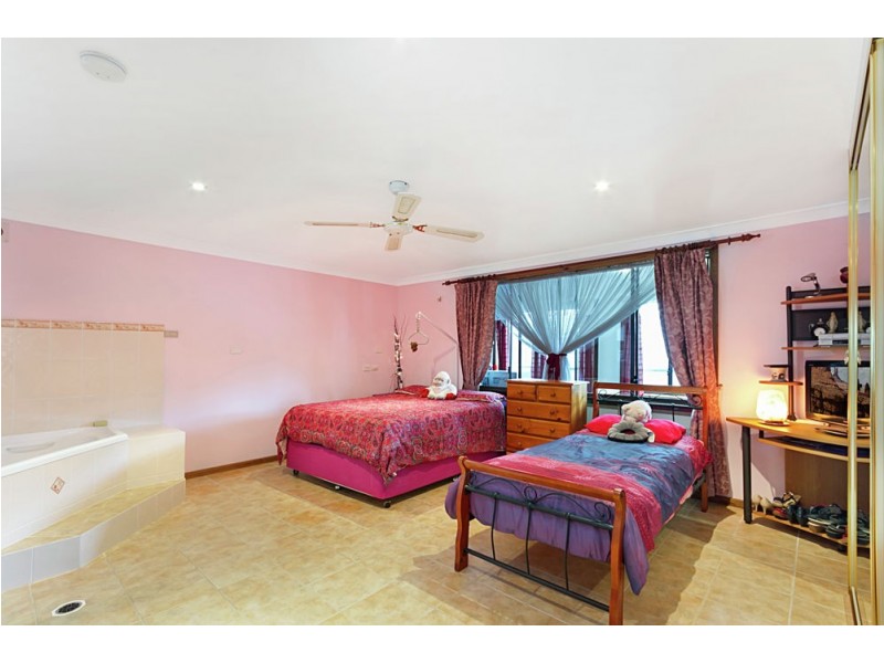 86 Ocean View Road, Gorokan NSW 2263