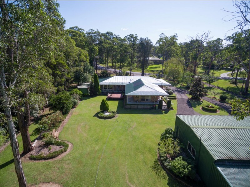 8 Crestwood Road, Jilliby NSW 2259