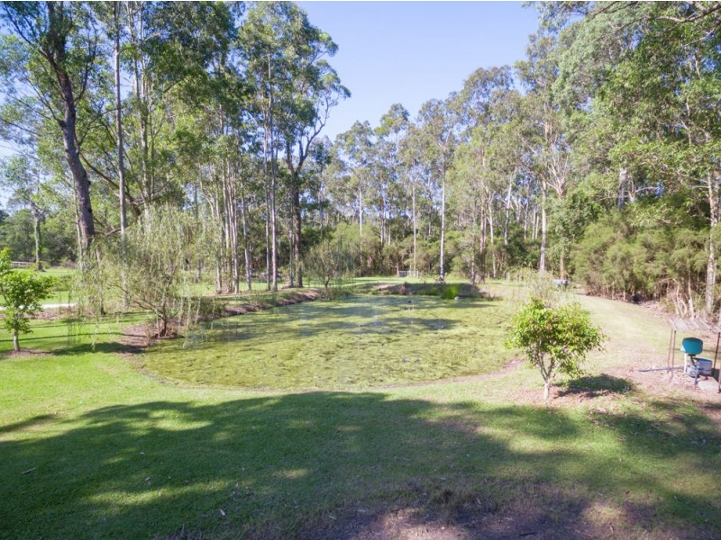 8 Crestwood Road, Jilliby NSW 2259