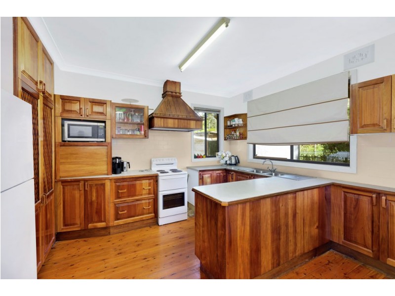 8 Linga Longa Road, Yarramalong NSW 2259